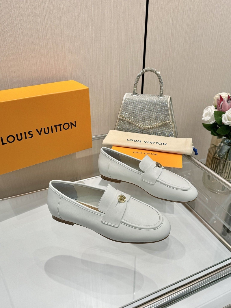 l0vis Vvtt0n loafers